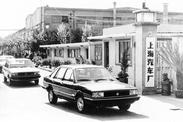 中國80年代汽車的一組老照片 當年的 奢侈品 M頭條